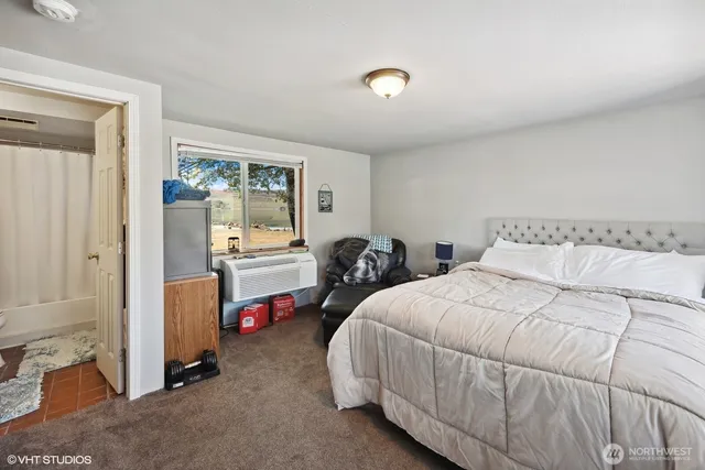 $1,300,000 | 21058 Highway 17, Soap Lake, WA 98851