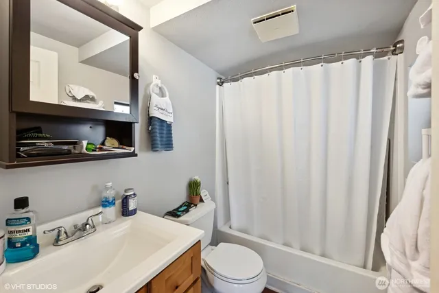 $1,300,000 | 21058 Highway 17, Soap Lake, WA 98851