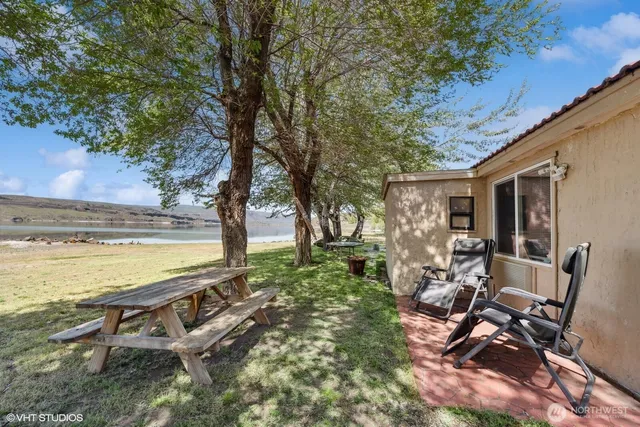 $1,300,000 | 21058 Highway 17, Soap Lake, WA 98851