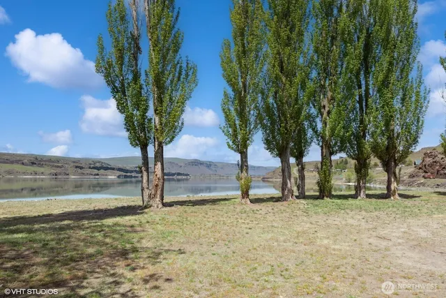 $1,500,000 | 21058 Highway 17, Soap Lake, WA 98851