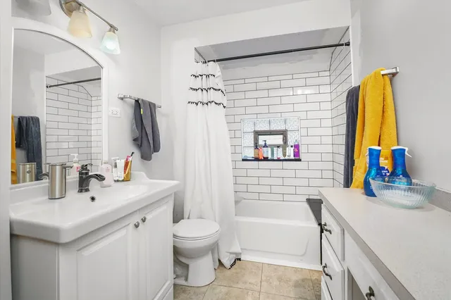 $260,000 | 12609 Maple Avenue, Blue Island, IL 60406