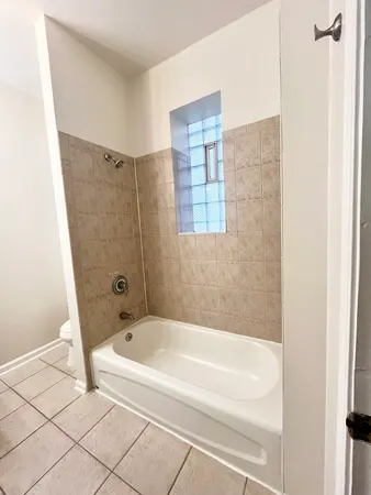 $1,400 | 3227 South Carpenter Street, Unit 1M, Chicago, IL 60608