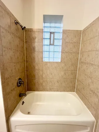 $1,400 | 3227 South Carpenter Street, Unit 1M, Chicago, IL 60608