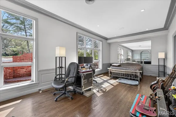 $1,299,000 | 10 Vouga Lane, St. Louis, MO 63131