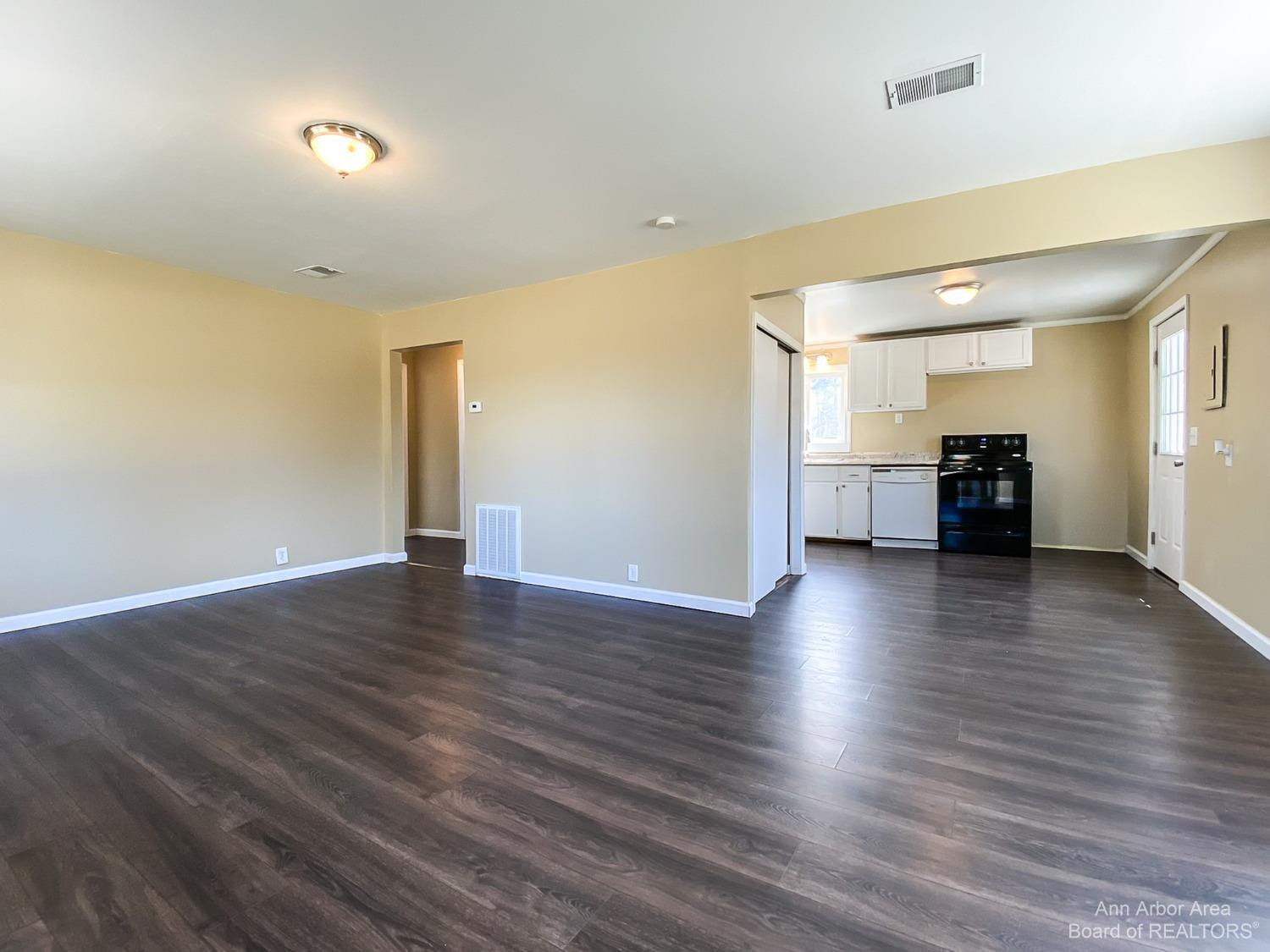 13941 Darling Road Milan, MI 48160 - Photo 3 of 28 Photo 3
