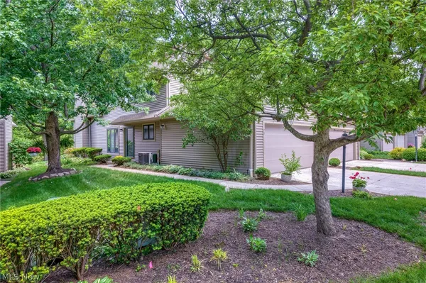 $342,000 | 73 Lethbridge Lane, Akron, OH 44321