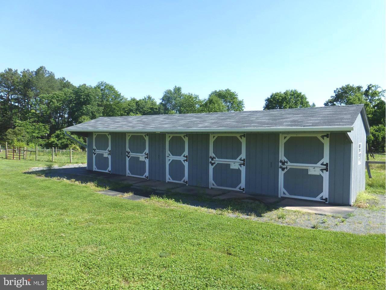 43881 Lost Corner Road Leesburg, VA 20176 - Photo 6 of 16 Barn