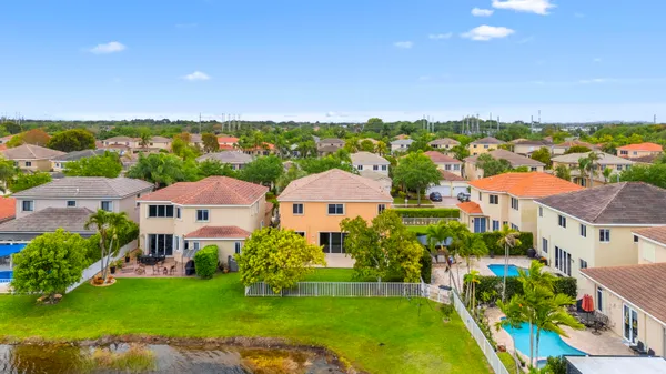 $949,000 | 19389 Southwest 64th Street, Pembroke Pines, FL 33332