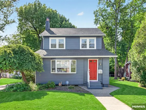 $599,000 | 1134 Julia Street, Teaneck, NJ 07666