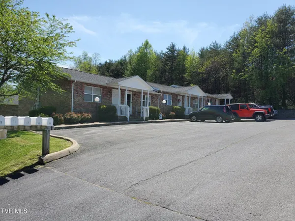 $850 | 2818 Plymouth Road, Unit 9, Johnson City, TN 37601