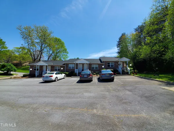 $850 | 2818 Plymouth Road, Unit 9, Johnson City, TN 37601
