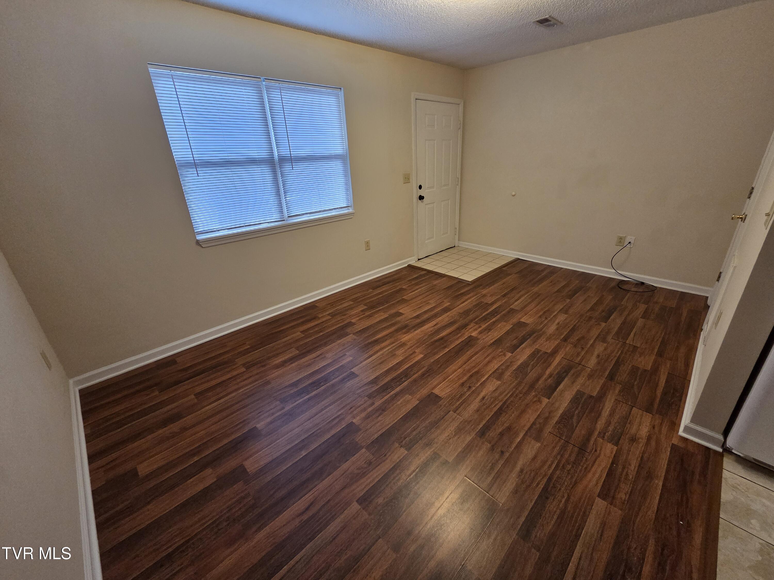 2818 Plymouth Road, Unit 9 Johnson City, TN 37601 - Photo 2 of 12 20251030_170409