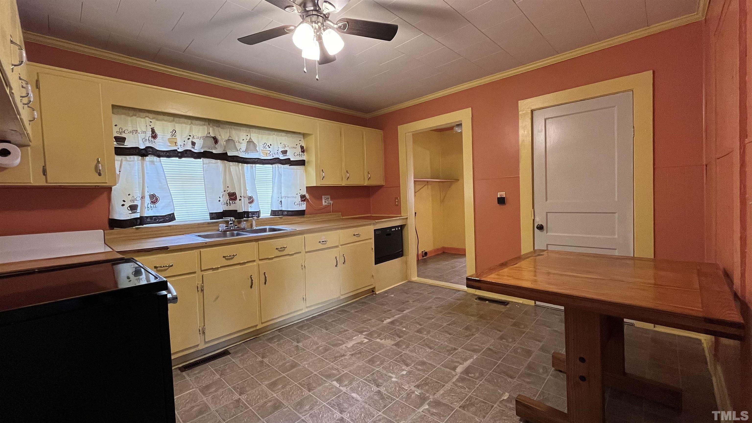 143 Clayton Street Roxboro, NC 27573 - Photo 4 of 27 Gallery Image 4
