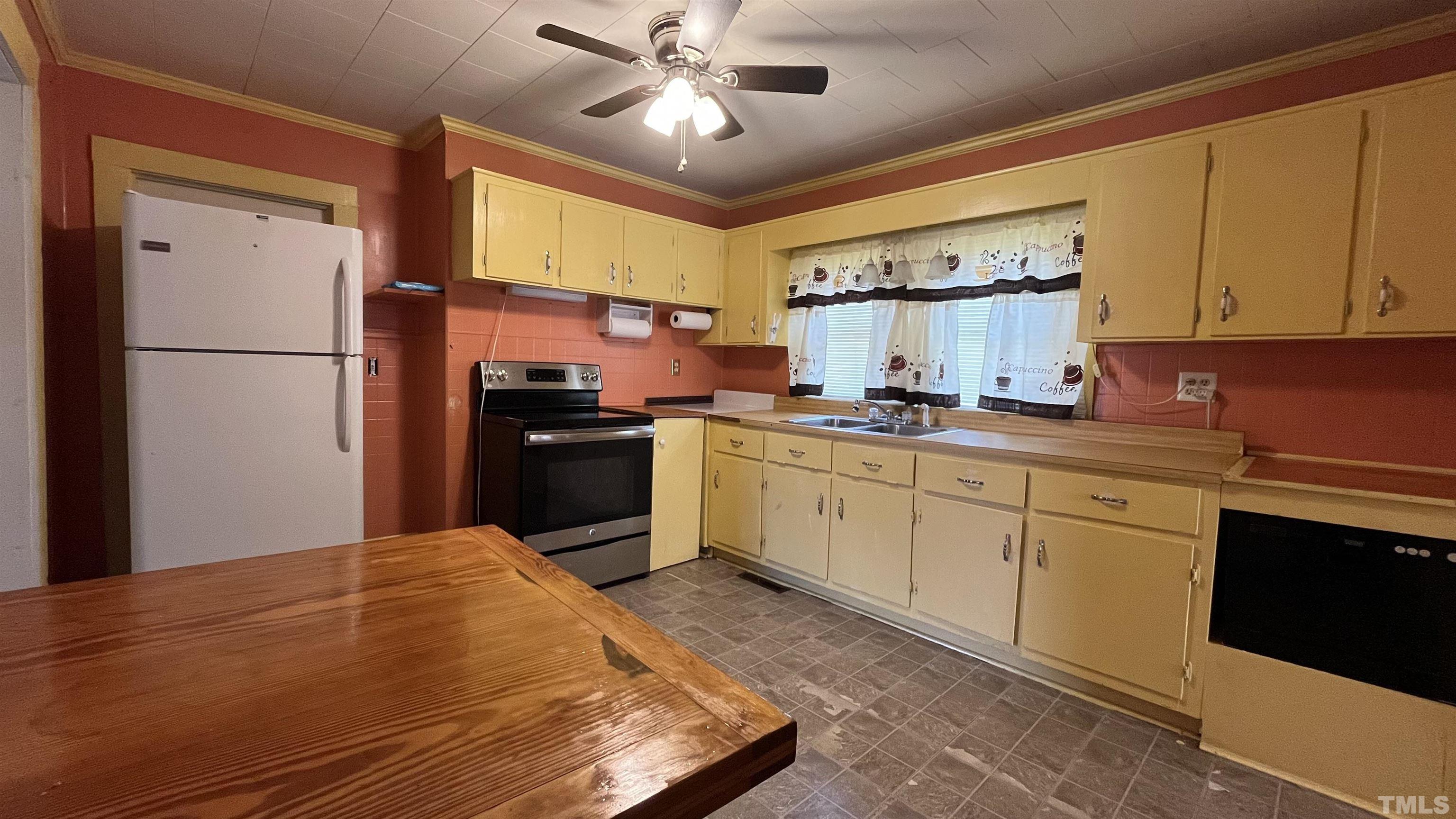 143 Clayton Street Roxboro, NC 27573 - Photo 5 of 27 Gallery Image 5