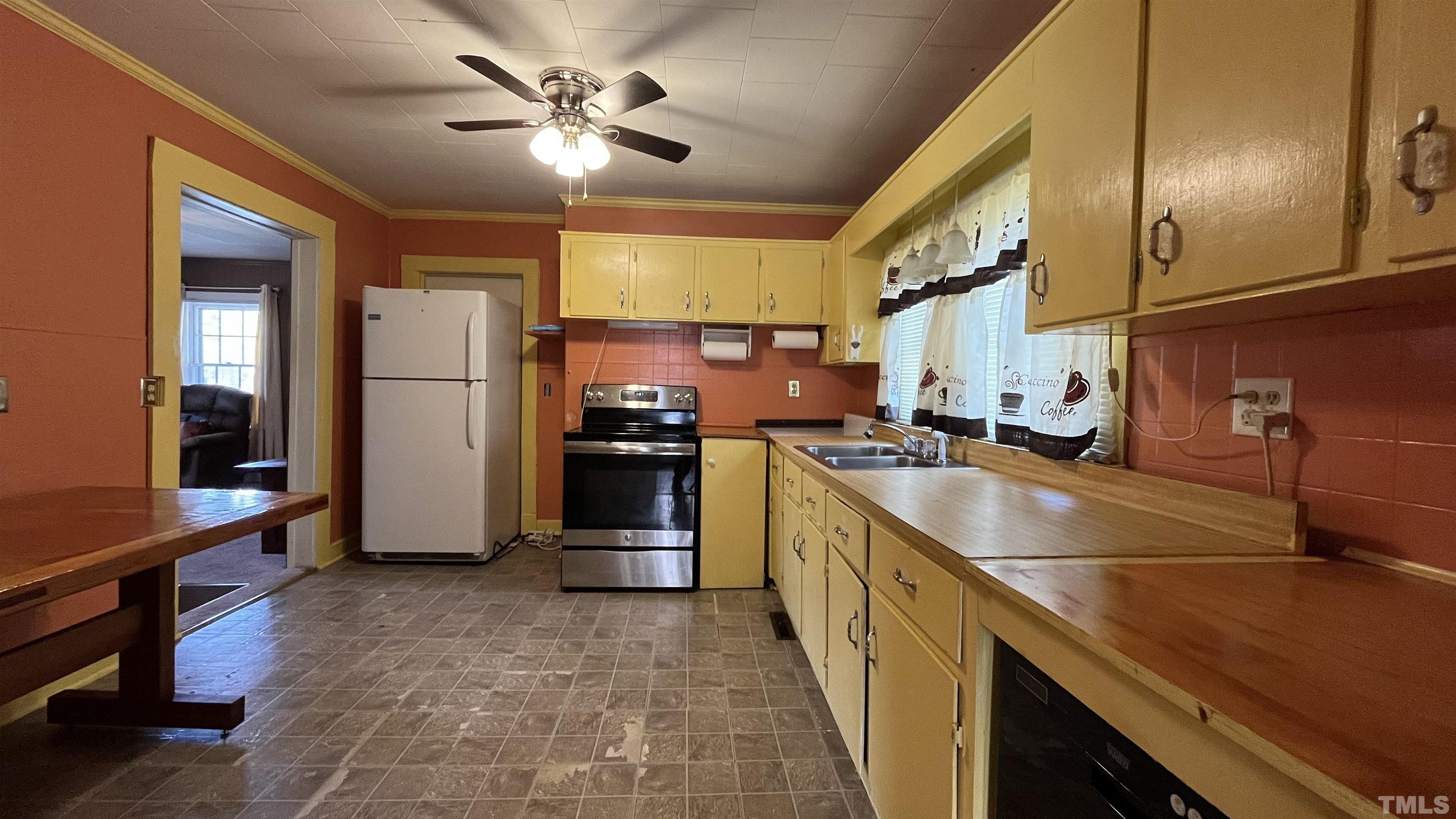 143 Clayton Street Roxboro, NC 27573 - Photo 6 of 27 Gallery Image 6