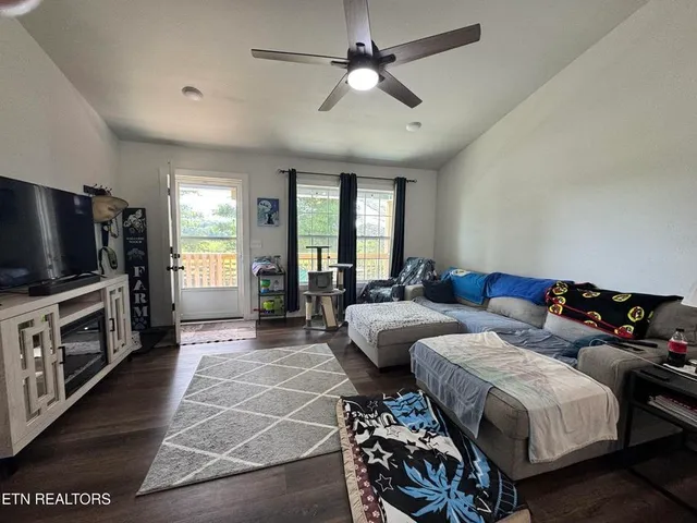 $349,900 | 1353 Roy Owens Road, Jamestown, TN 38556