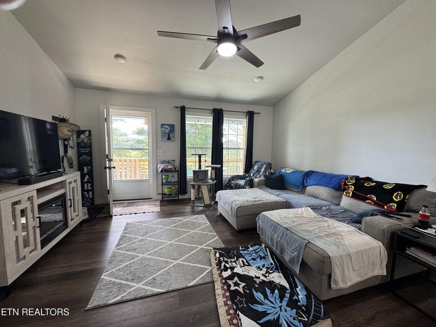 1353 Roy Owens Road Jamestown, TN 38556 - Photo 14 of 29