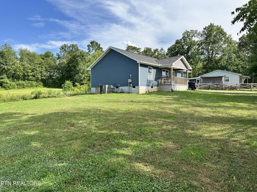 1353 Roy Owens Road Jamestown, TN 38556 - Photo 2 of 29