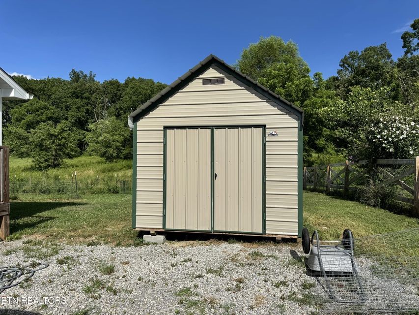 1353 Roy Owens Road Jamestown, TN 38556 - Photo 6 of 29