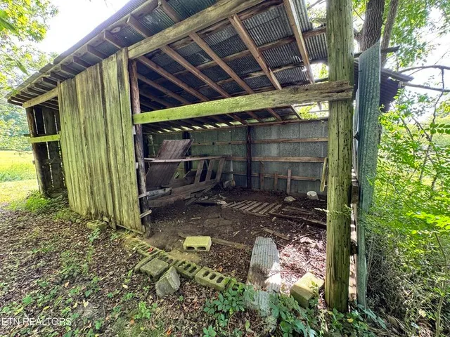 $349,900 | 1353 Roy Owens Road, Jamestown, TN 38556