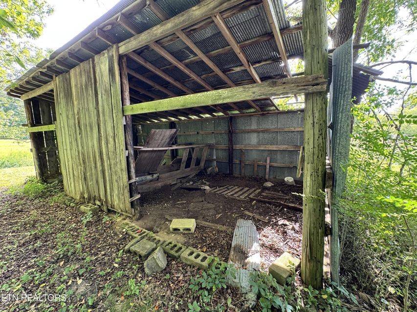 1353 Roy Owens Road Jamestown, TN 38556 - Photo 7 of 29