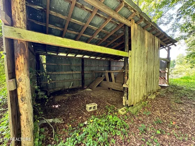 $349,900 | 1353 Roy Owens Road, Jamestown, TN 38556