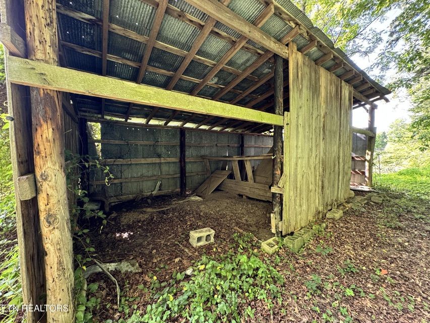 1353 Roy Owens Road Jamestown, TN 38556 - Photo 8 of 29