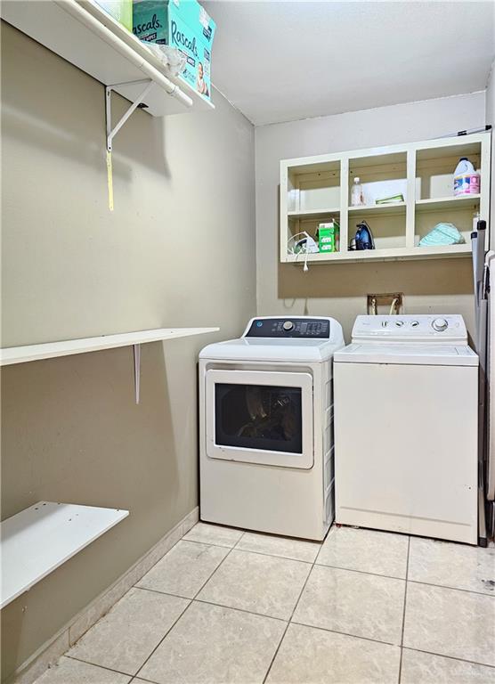 3702 Marla Drive Mission, TX 78572 - Photo 9 of 15 a utility room with washer and dryer