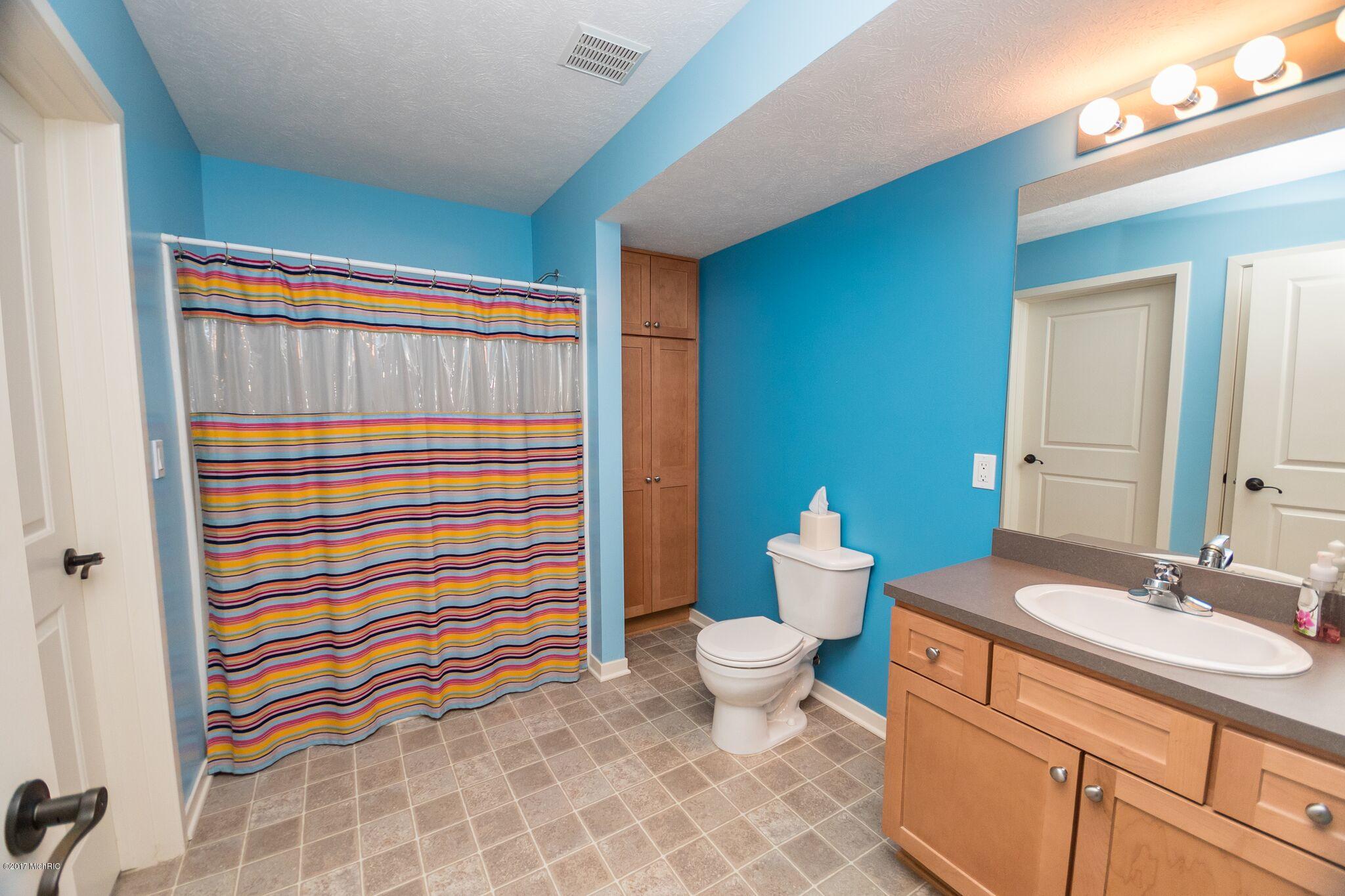 1108 Keystone Road Holland, MI 49423 - Photo 40 of 46 lower full bath