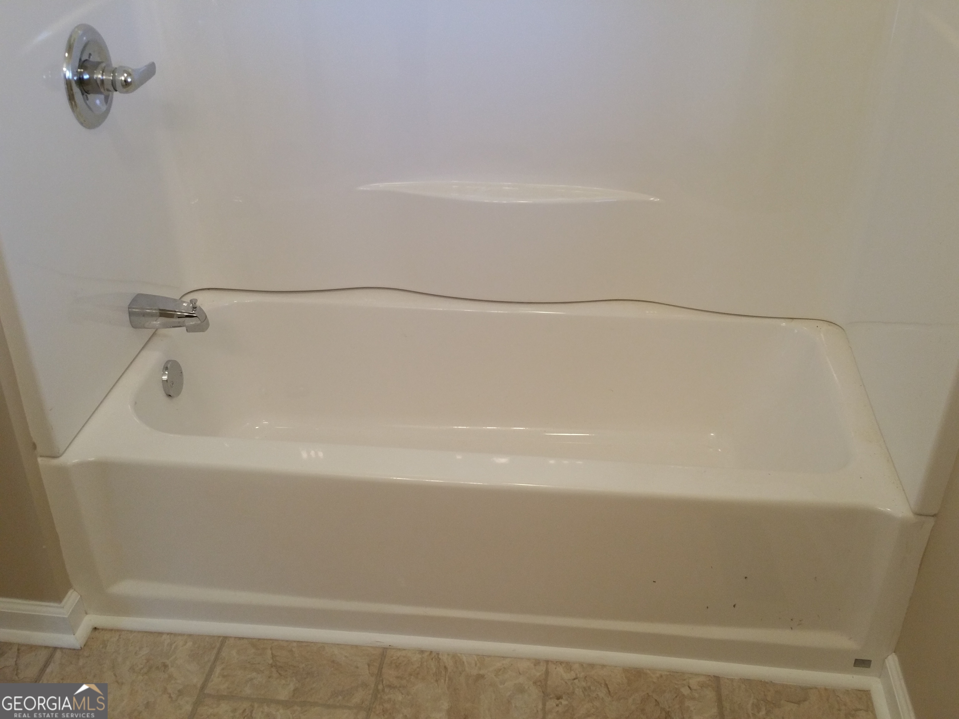 61 Tram Track Road Rome, GA 30161 - Photo 5 of 10 a bathroom with a bathtub