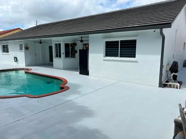 a house view with a outdoor space