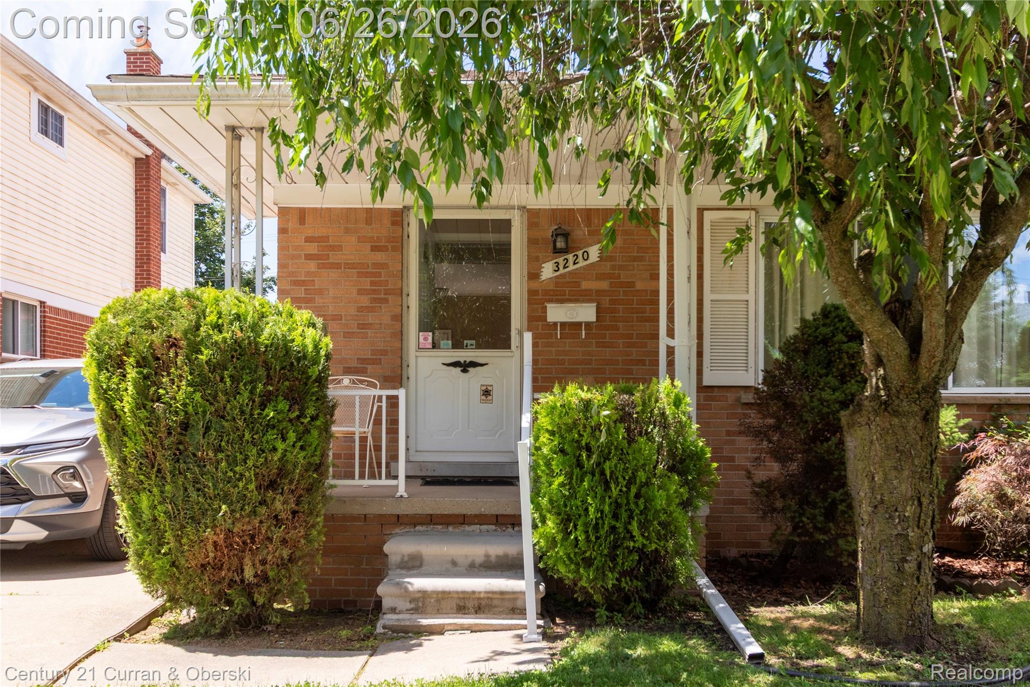 3220 Alice Street Dearborn, MI 48124 - Photo 1 of 39 IMG_7204_1.jpg
