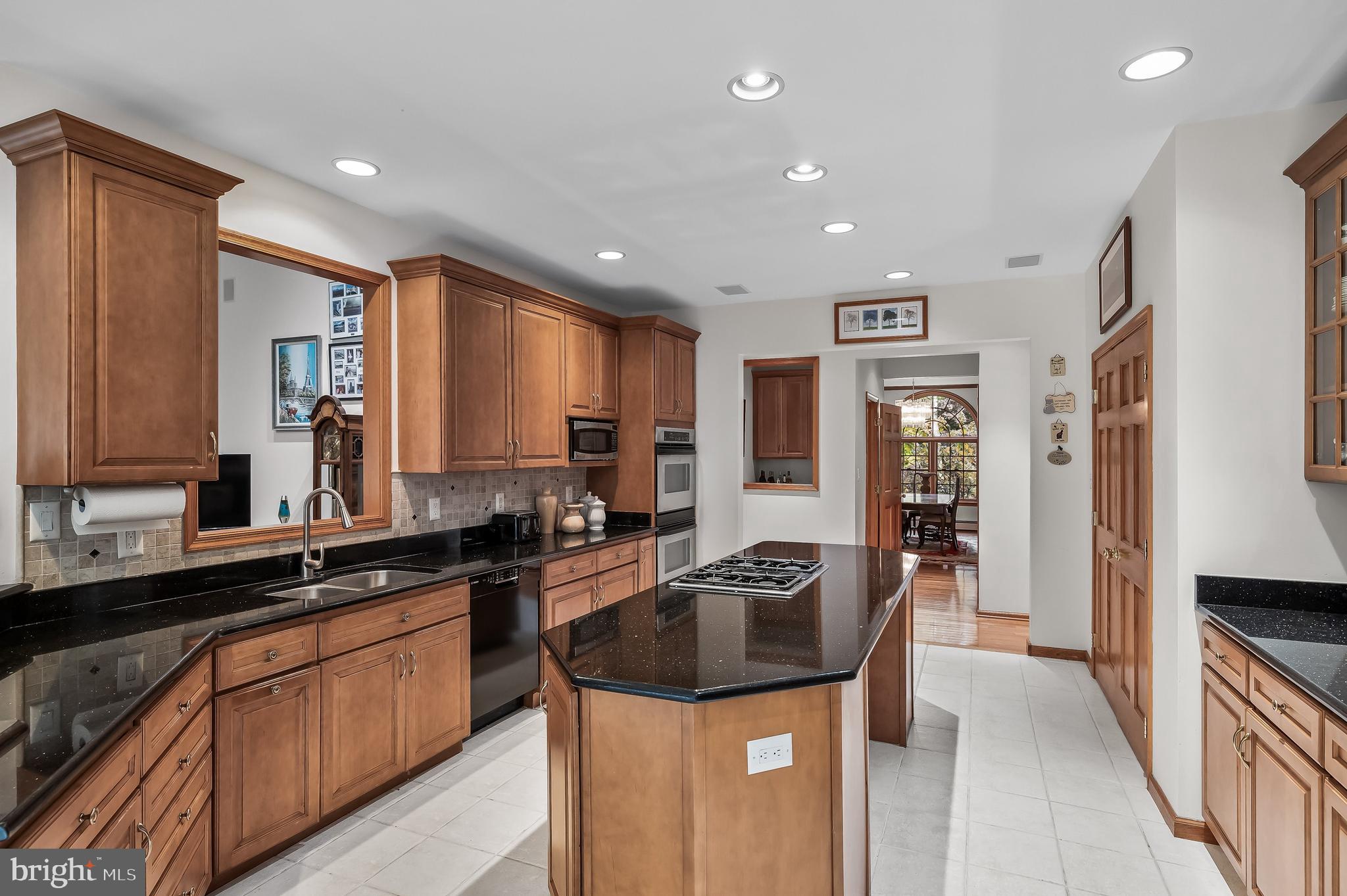 73 Flyatt Road Shamong, NJ 08088 - Photo 16 of 60