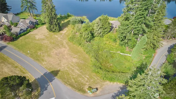 $480,000 | 40 East Lakeshore Drive, Allyn, WA 98524