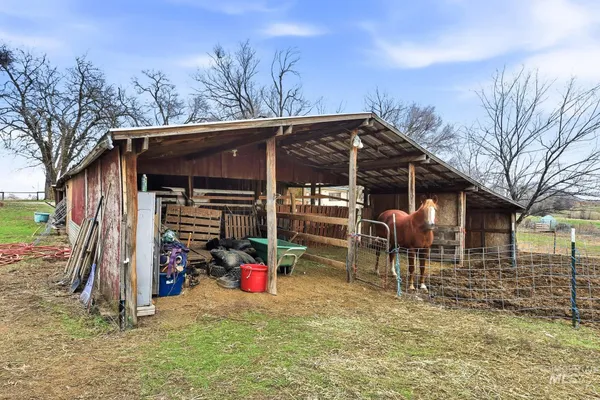 $550,000 | 17567 Hollow Road, Caldwell, ID 83607