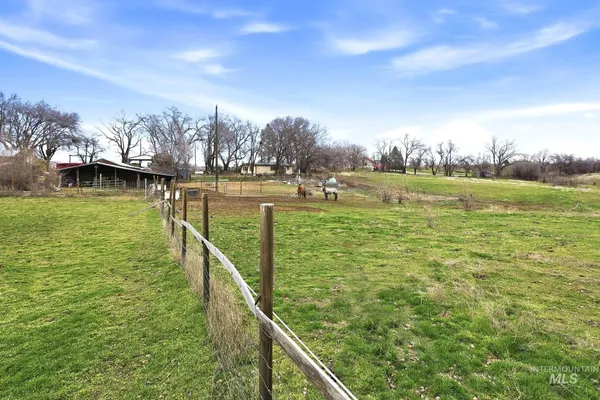 $550,000 | 17567 Hollow Road, Caldwell, ID 83607