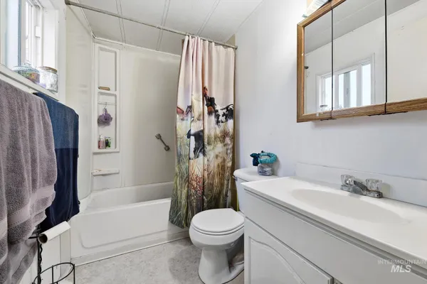 $550,000 | 17567 Hollow Road, Caldwell, ID 83607