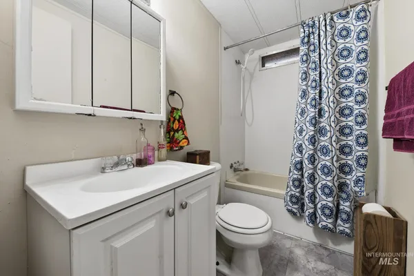 $550,000 | 17567 Hollow Road, Caldwell, ID 83607