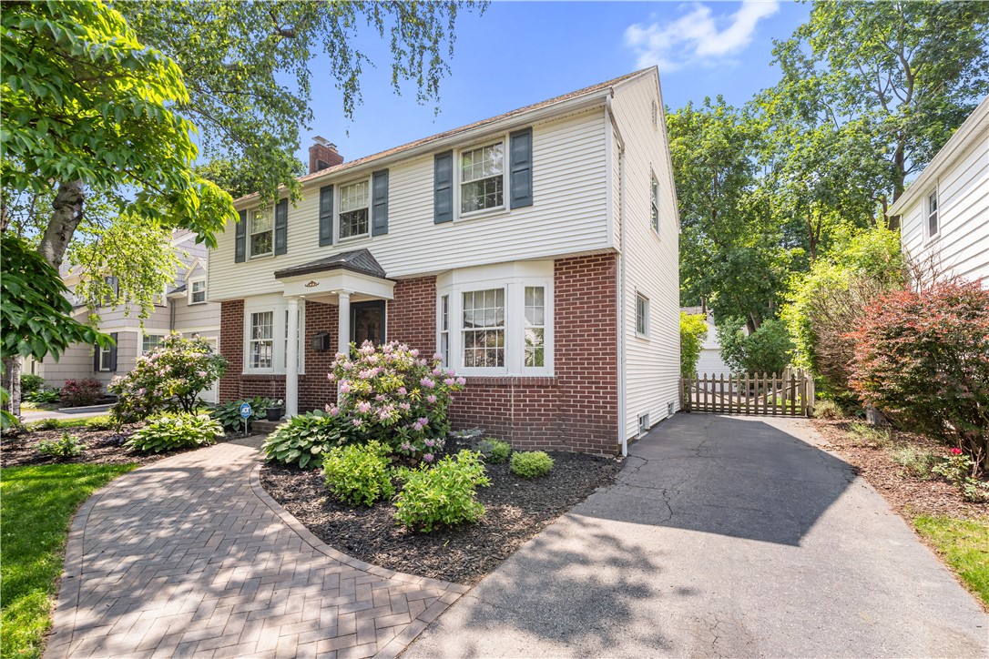 27 Covington Road Irondequoit, NY 14617 - Photo 5 of 43