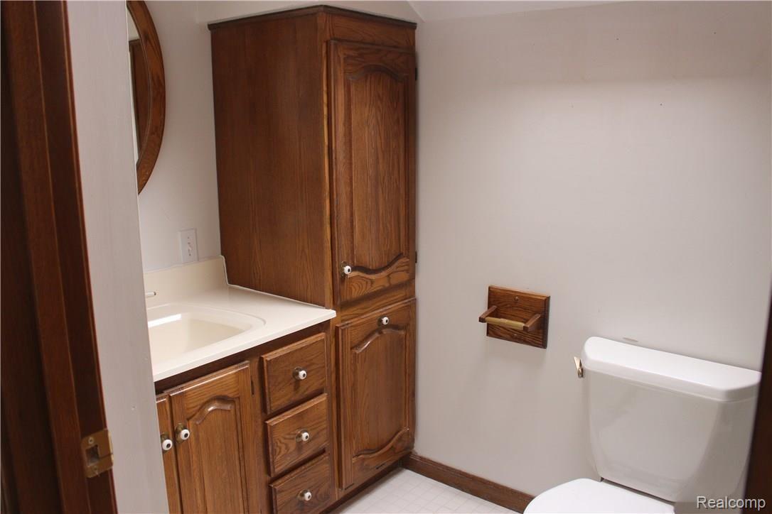 376 Davis Lake Road Lapeer, MI 48446 - Photo 13 of 25 Master Bath