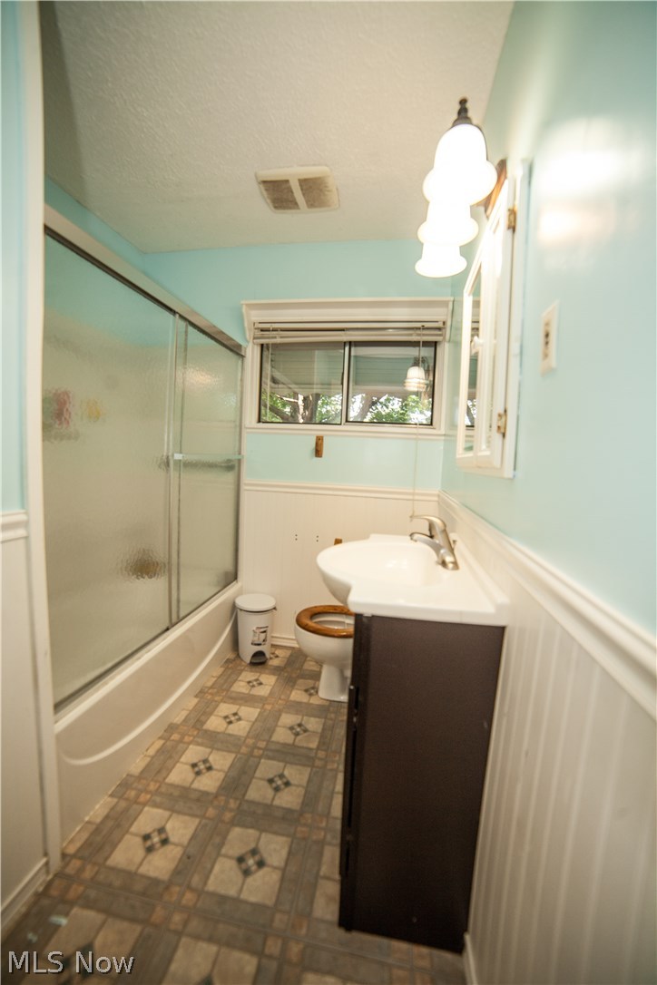 9364 Newkirk Drive Parma Heights, OH 44130 - Photo 12 of 14