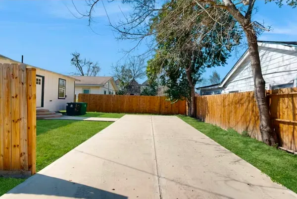 $245,900 | 3241 Reeves Street, Houston, TX 77004