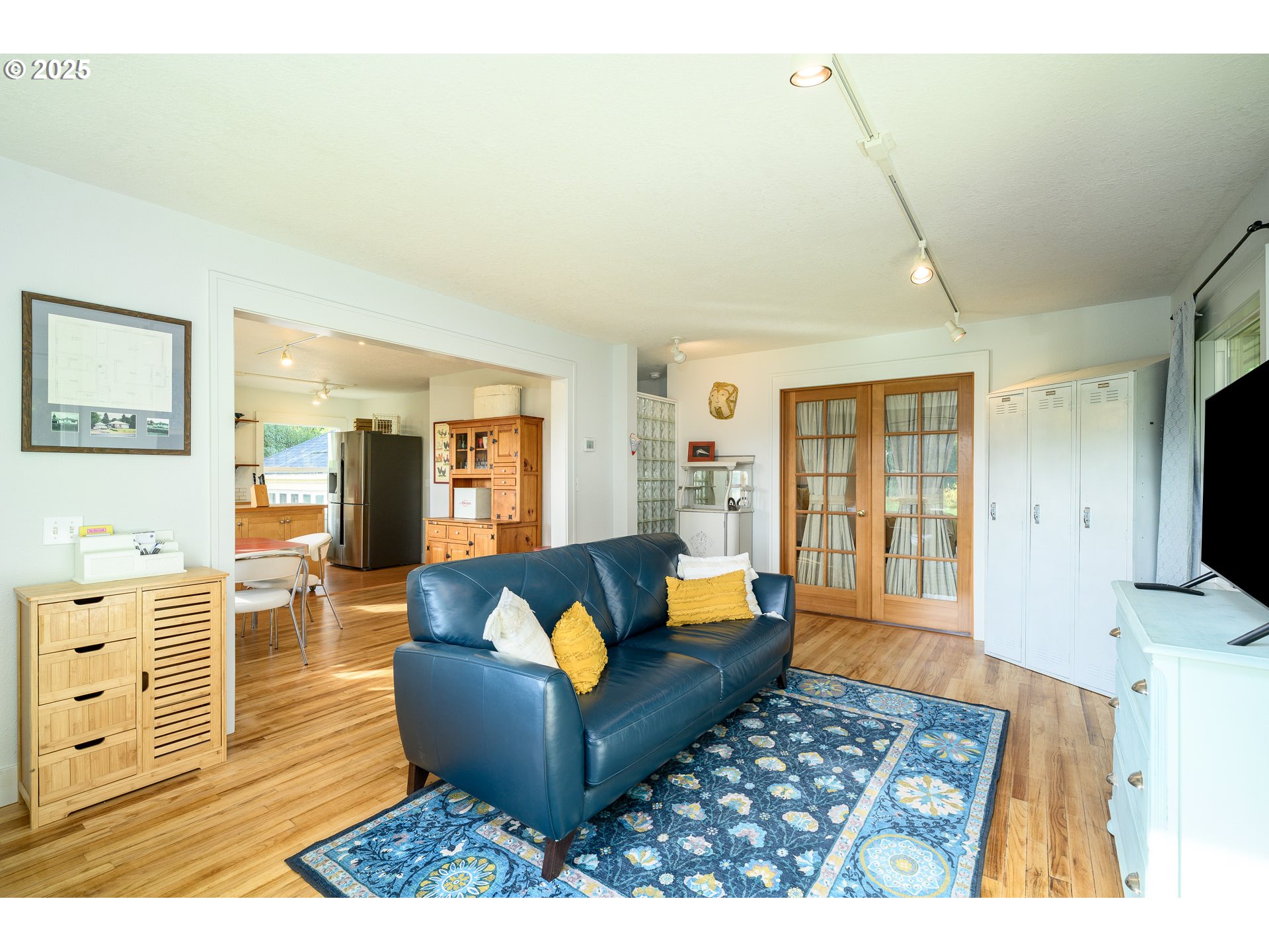 8030 Northwest Meadowlake Road Carlton, OR 97111 - Photo 7 of 48 Living Room