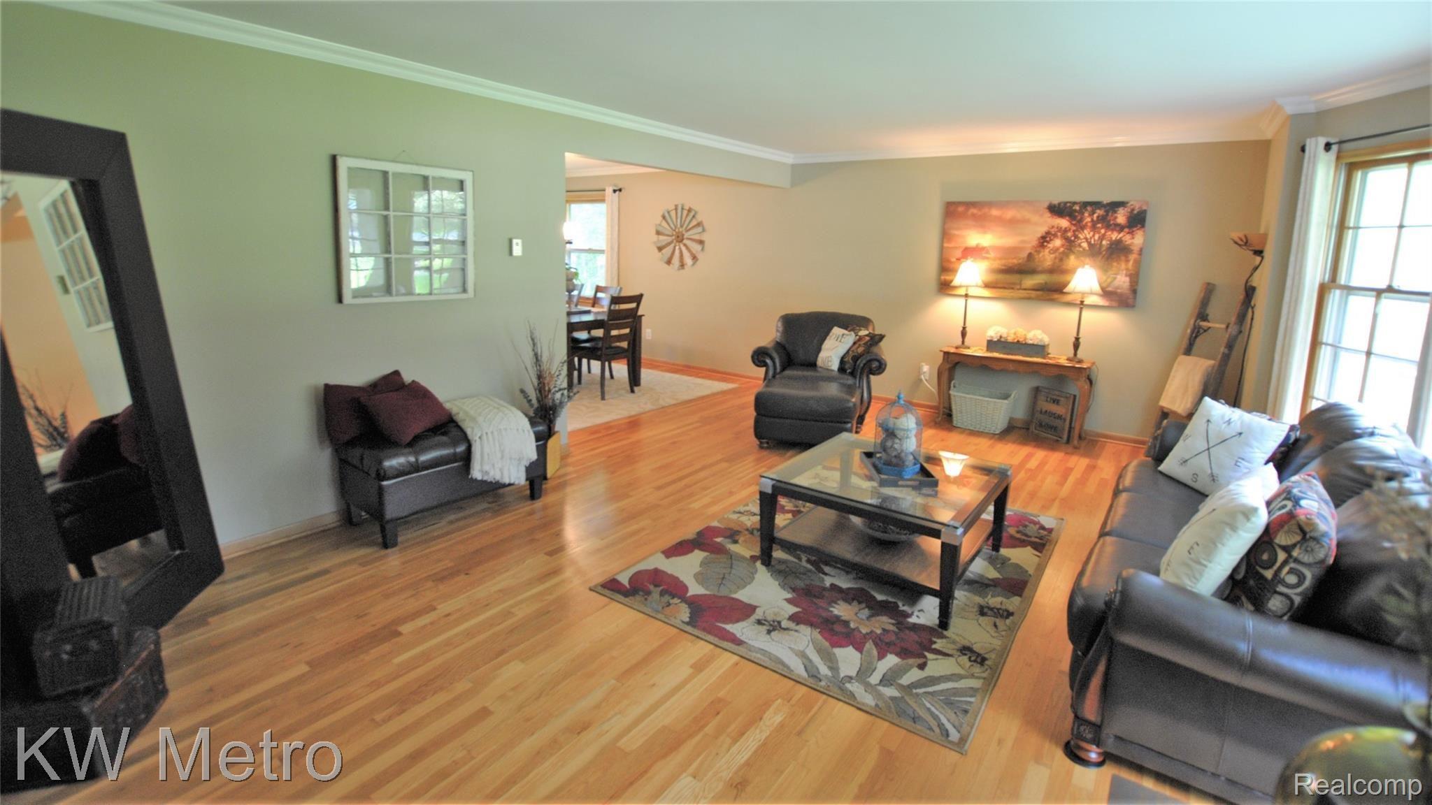 402 Millstone Court Rochester, MI 48309 - Photo 3 of 42 DSC_0006.JPG