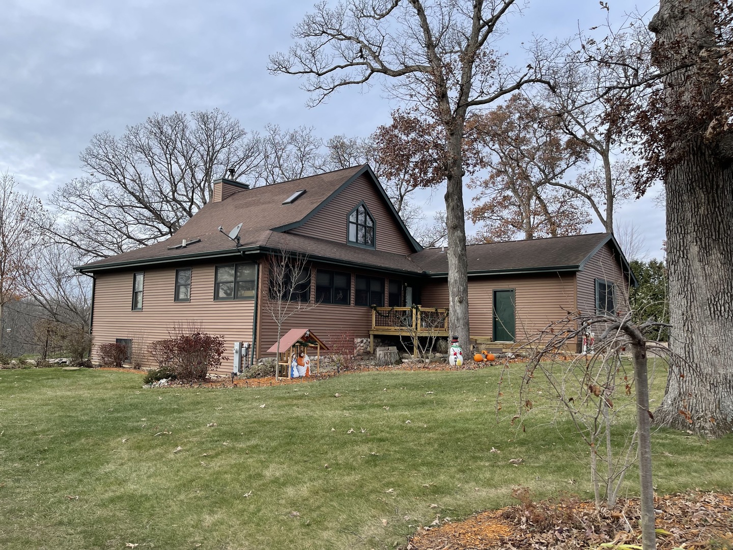 2121 East 875th Road Tonica, IL 61370 - Photo 1 of 17 a front view of a house with garden