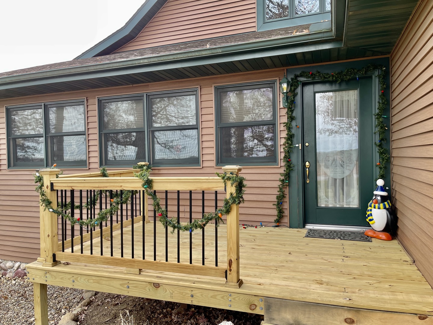 2121 East 875th Road Tonica, IL 61370 - Photo 9 of 17 a porch with a table and chairs
