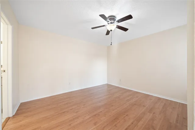 $137,990 | 2750 Holly Hall Street, Unit 1510, Houston, TX 77054