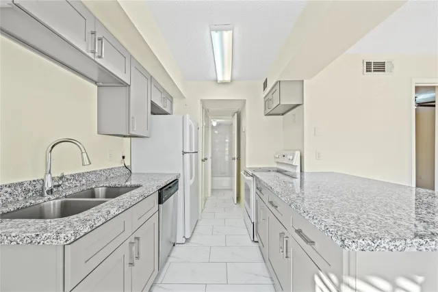 $137,990 | 2750 Holly Hall Street, Unit 1510, Houston, TX 77054