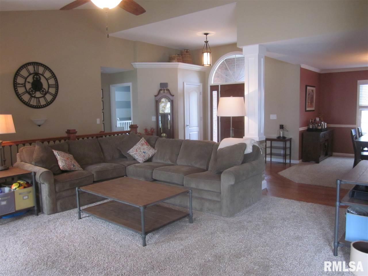 617 Anne Street Washington, IL 61571 - Photo 7 of 36 Gallery Image 7
