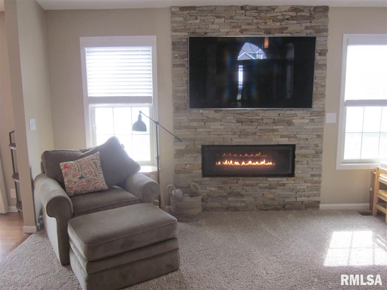 617 Anne Street Washington, IL 61571 - Photo 8 of 36 Gallery Image 8